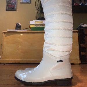 Knee-high white rain boots Sz 9.5!